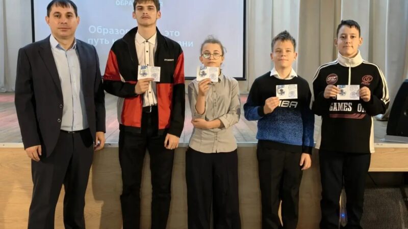 В Кузбасском центре образования прошла торжественная церемония вручения знаков отличия Всероссийского физкультурно-спортивного комплекса «Готов к труду и обороне».